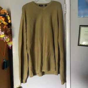 Long sleeved sweater